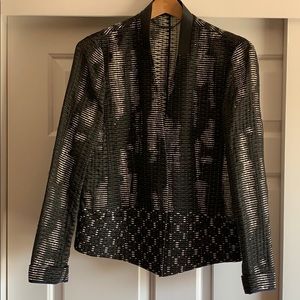 Beautiful Elle Tahari blazer with great details
